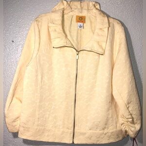 Rubi Rd. Size 10 Color Daisy N.W.T. (Dillard’s)21” Armpit to Armpit Length 21”in